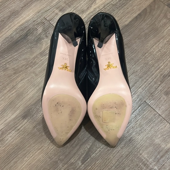 Beautiful Prada patent leather, pointy-toe booties! Size IT 38.5 / US 8. - Picture 5 of 8